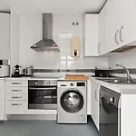 Gorgeous 3 Bedroom Apart With Sea Views, Pool