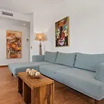 Gorgeous 3 Bedroom Apart With Sea Views, Pool