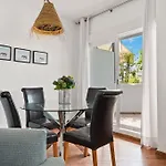 Gorgeous 3 Bedroom Apart With Sea Views, Pool
