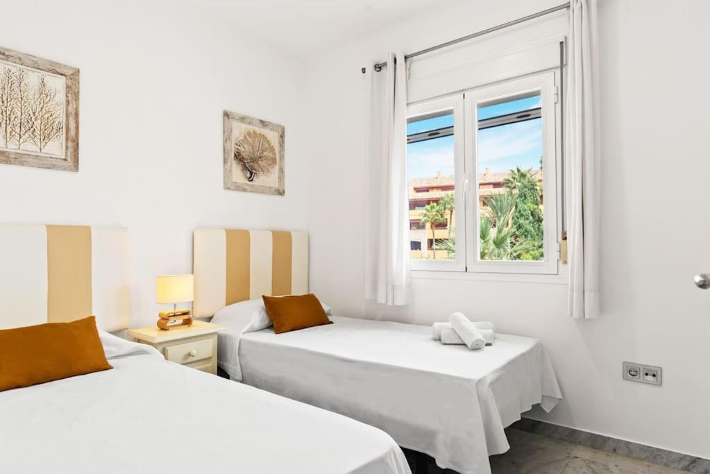 Apartment Gorgeous 3 Bedroom With Sea Views, Pool *