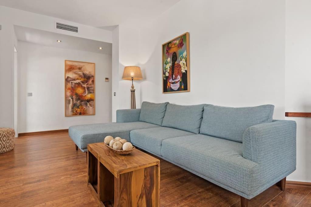 Apartment Gorgeous 3 Bedroom With Sea Views, Pool