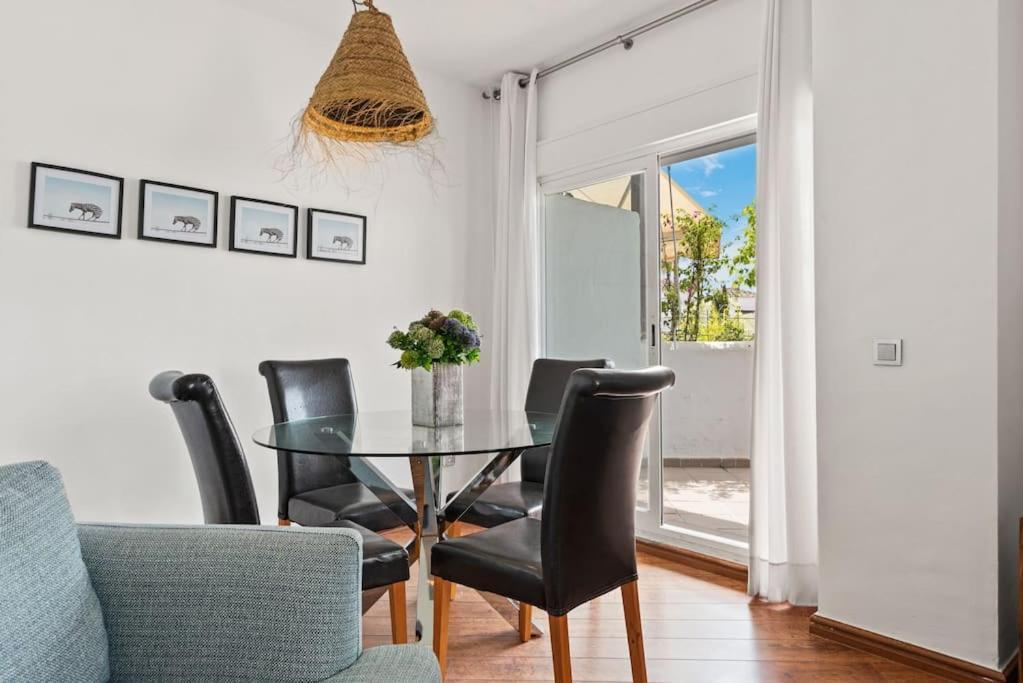 Apartment Gorgeous 3 Bedroom With Sea Views, Pool