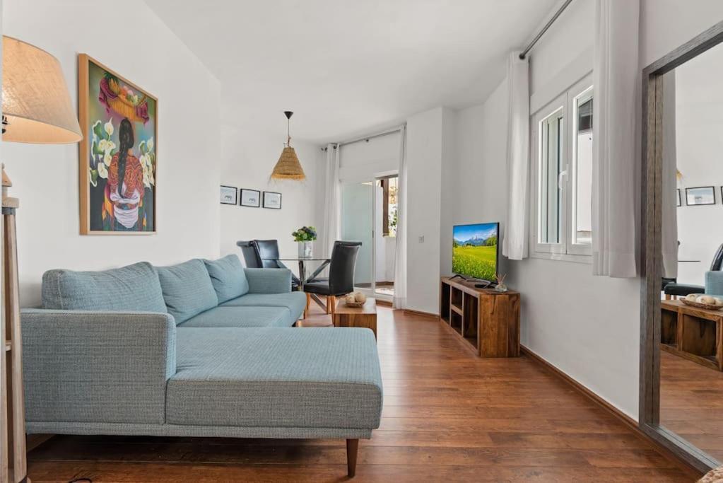 Gorgeous 3 Bedroom With Sea Views, Pool Apartment